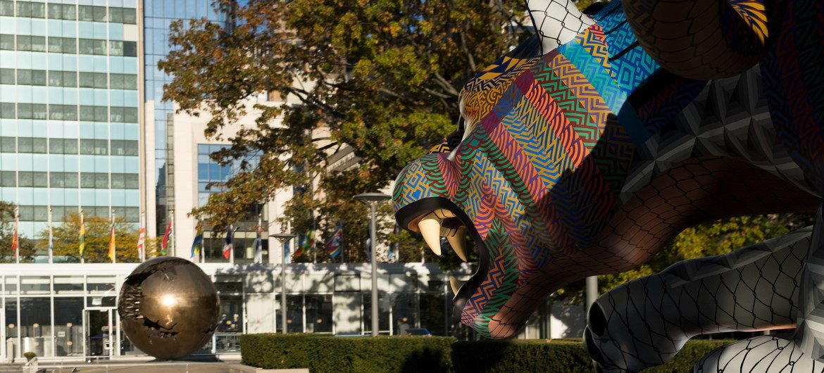 México presenteia Nações Unidas com estátua “guardiã da paz e da